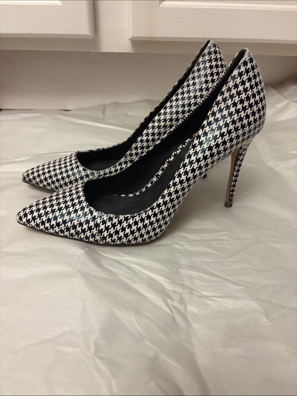 Donna Karan Black and White Houndstooth Pointed Toe Stiletto Pumps
